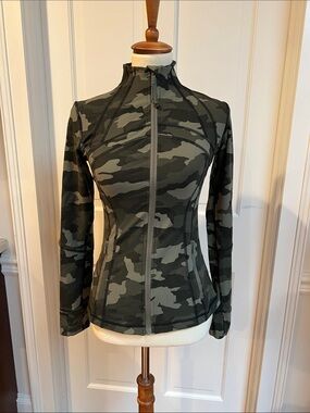 Lululemon camo zip up jacket